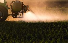 UE, linea dura sull'uso dei pesticidi